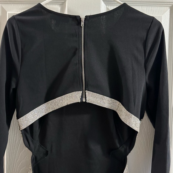 Backless dress - Picture 5 of 13